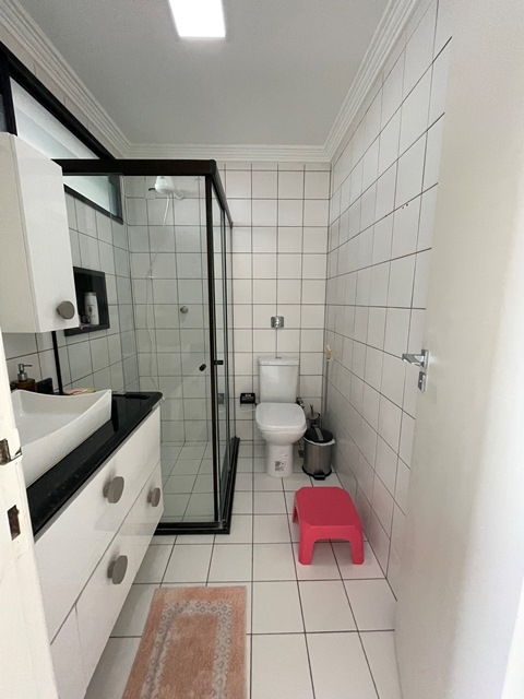 Apartamento à venda no Bairro 13 de Julho no Condomínio Edifício Fernando Sampaio.