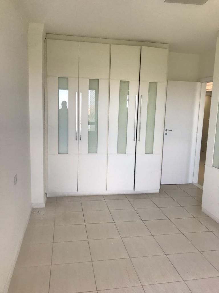 Apartamento à venda na Avenida Beira Mar no Mansão Seixas Dória 