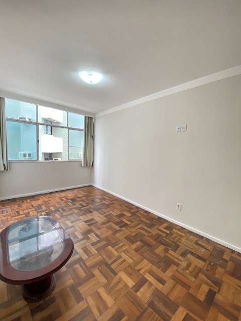 Apartamento à venda no Bairro São José no Edifício Ouro