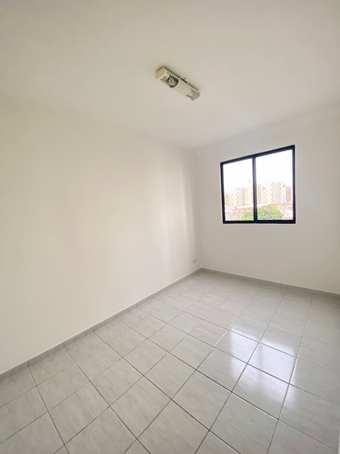 Apartamento no Condomínio Porto das Águas, no Bairro Luzia.