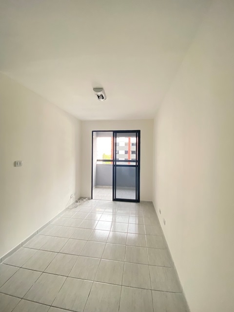 Apartamento no Condomínio Porto das Águas, no Bairro Luzia.