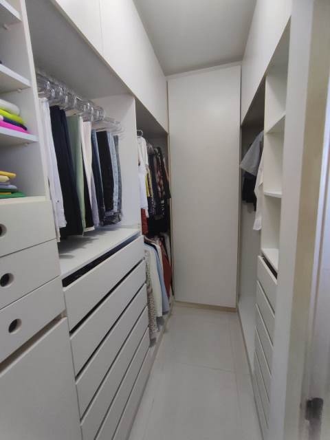 Apartamento disponível para venda no bairro Farolândia no Condomínio Edfício Saint James Park.