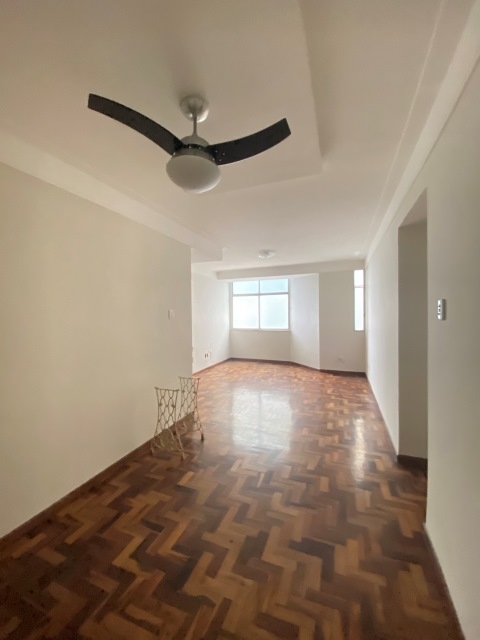 Apartamento para alugar no Bairro São José no Edifício Ouro