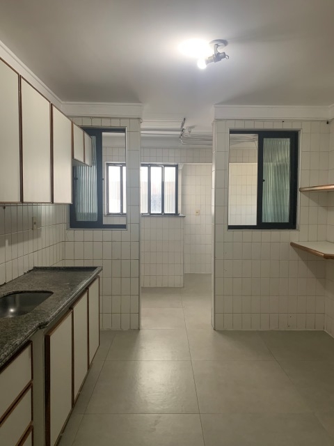 Apartamento à venda no Bairro Grageru no Condomínio Beau Rivage 