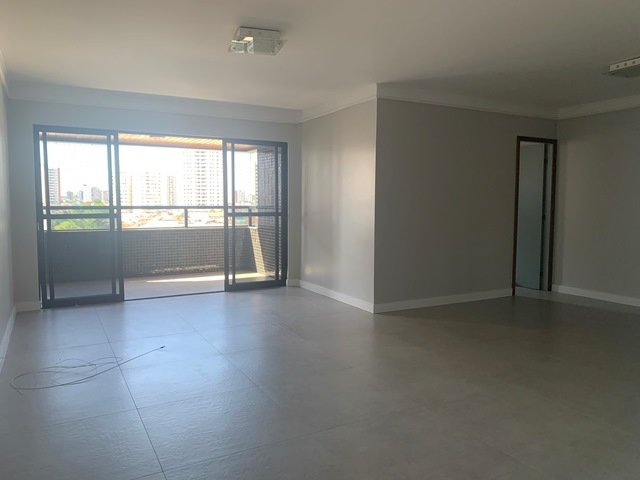 Apartamento à venda no Bairro Grageru no Condomínio Beau Rivage 