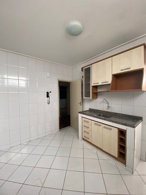 Apartamento para alugar no Bairro São José no Edifício Ouro