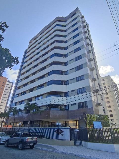 Apartamento disponível para venda no bairro Farolândia no Condomínio Edfício Saint James Park.