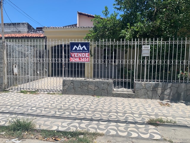 Casa à venda no Bairro Luzia próximo á padaria União