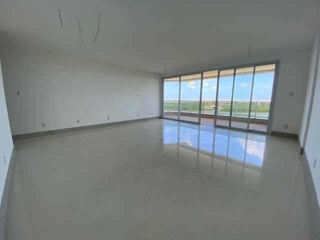 Apartamento mansão à venda na Avenida Beira Mar 