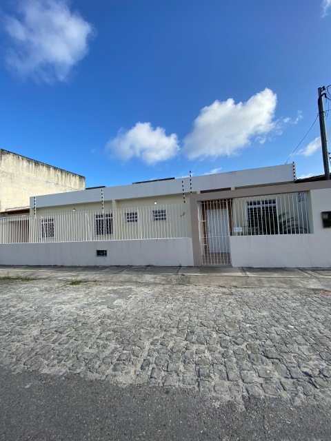 Casa para alugar no Bairro Grageru 