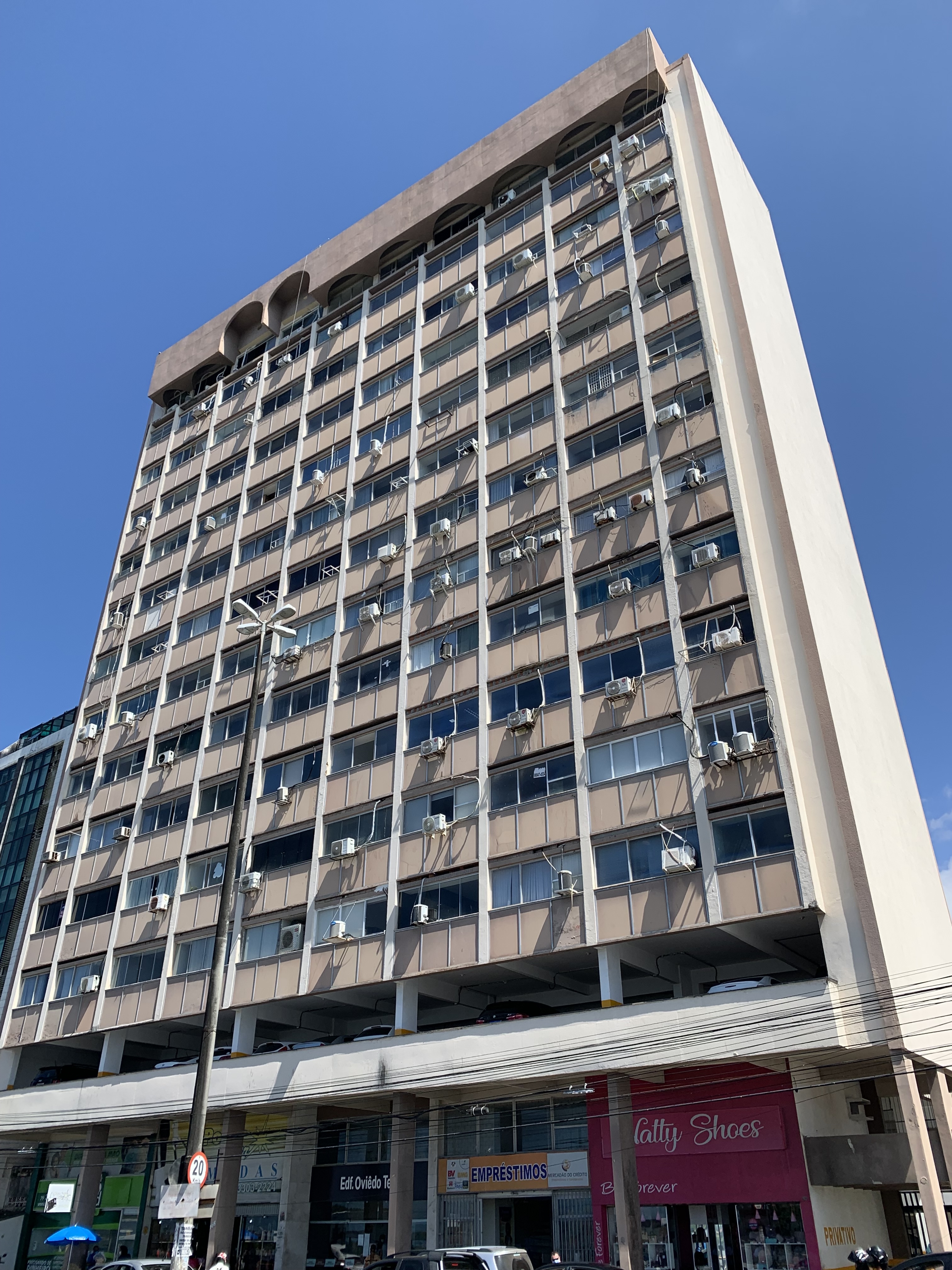 Sala à venda no Centro no Edifício Oviêdo Teixeira