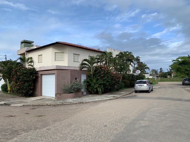 Casa à venda no Bairro Aeroporto 